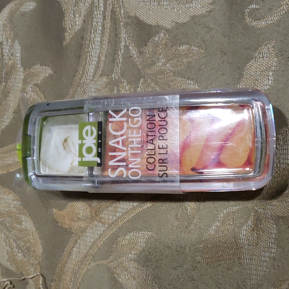 Joie snack on the go container nwt - Picture 1 of 1